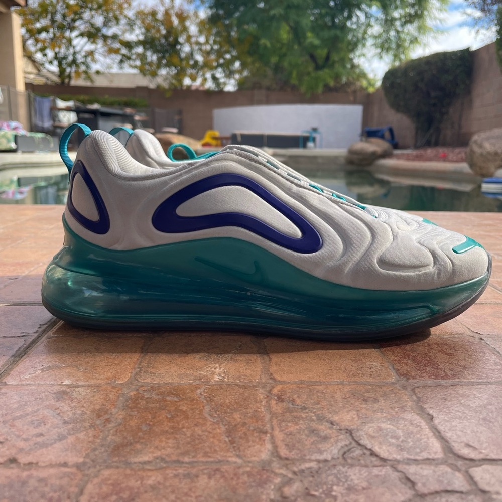 Nike Air Max 720 - White and Blue